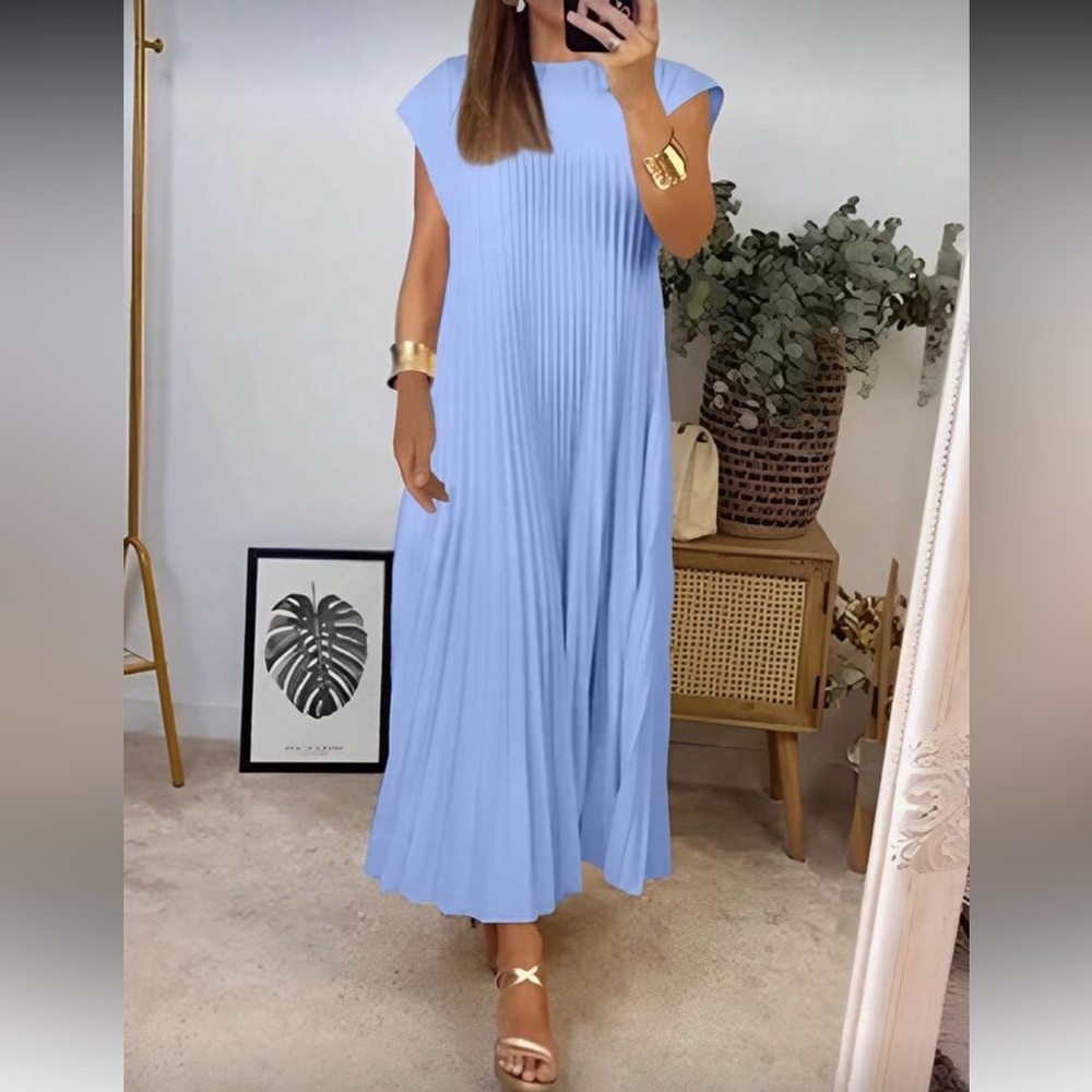 Elegant Blue Pleated Maxi Dress